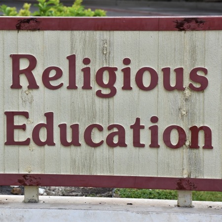 Godsdienst uit het onderwijs schoppen? Ik dacht het niet!